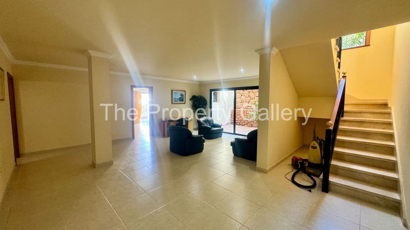 3 soveværelse Villa til salg i Playa del Duque med swimmingpool garage - € 2.199.000 (Ref: 8061999)