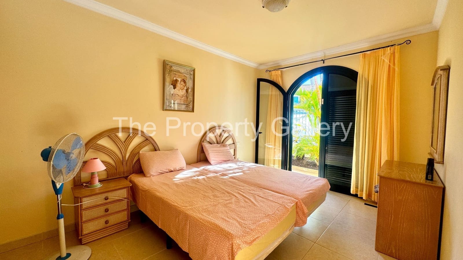 3 soveværelse Villa til salg i Playa del Duque med swimmingpool garage - € 2.199.000 (Ref: 8061999)