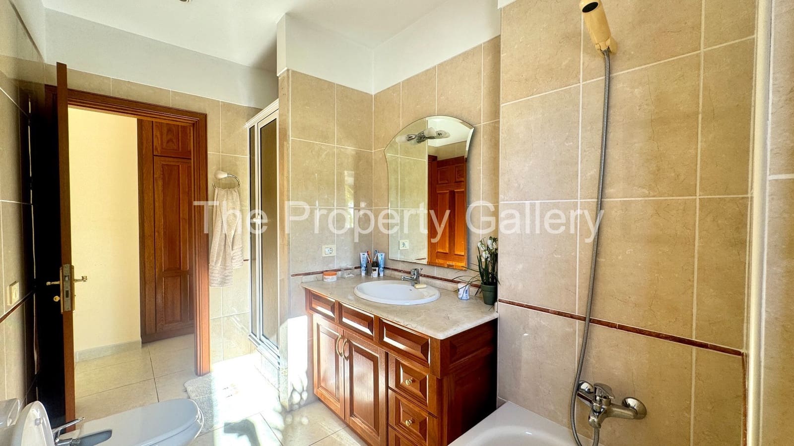 3 soveværelse Villa til salg i Playa del Duque med swimmingpool garage - € 2.199.000 (Ref: 8061999)