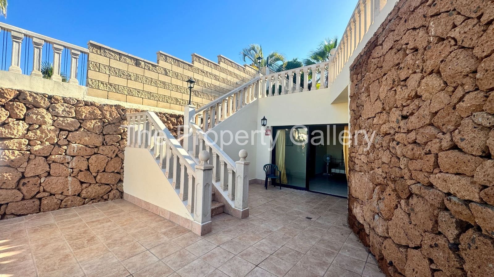 3 soveværelse Villa til salg i Playa del Duque med swimmingpool garage - € 2.199.000 (Ref: 8061999)