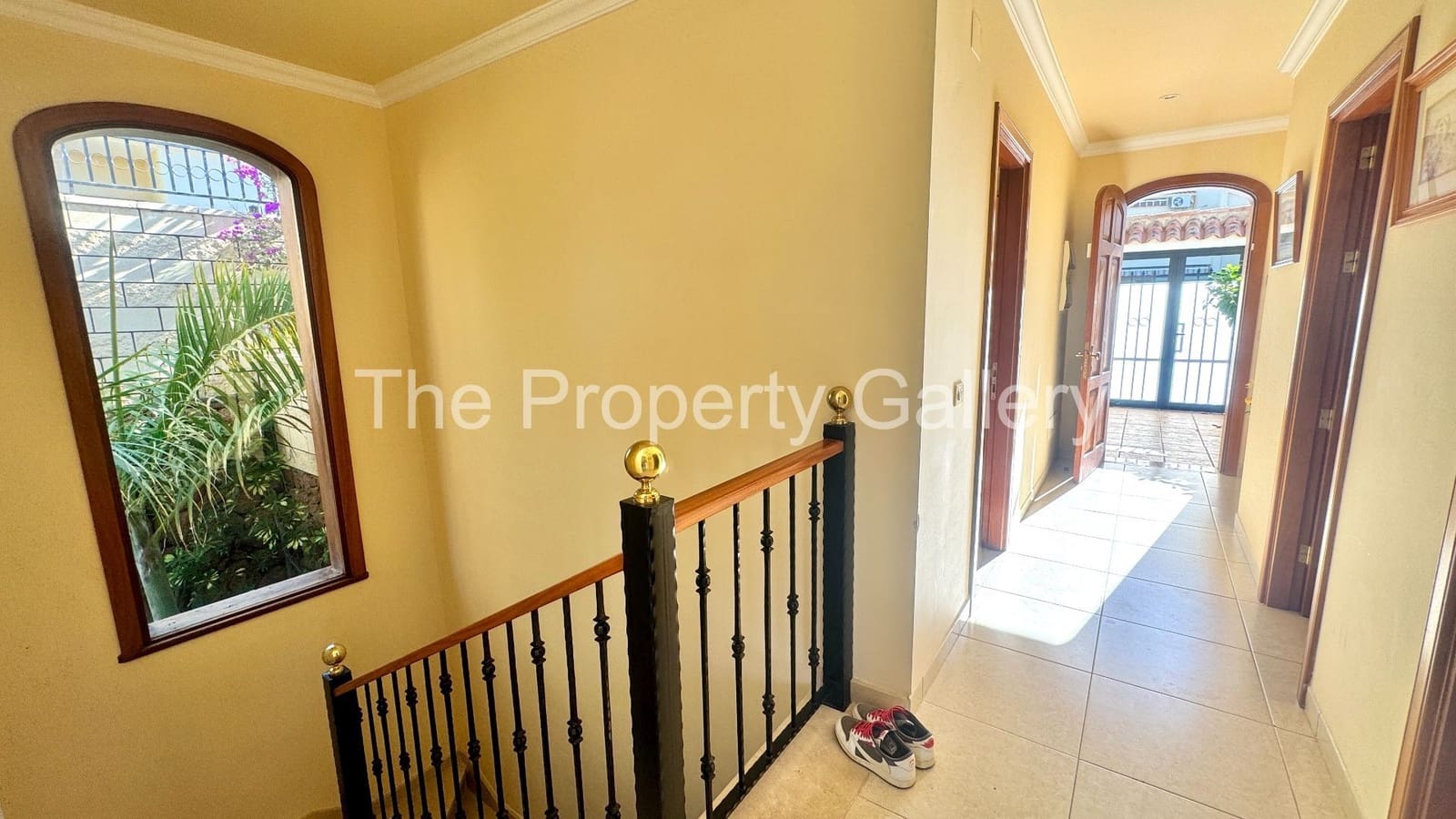 3 soveværelse Villa til salg i Playa del Duque med swimmingpool garage - € 2.199.000 (Ref: 8061999)