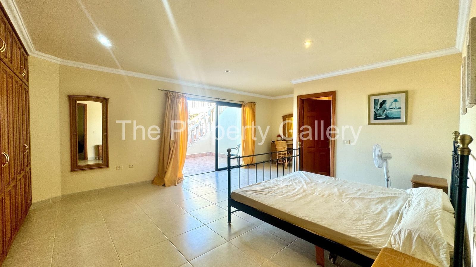 3 soveværelse Villa til salg i Playa del Duque med swimmingpool garage - € 2.199.000 (Ref: 8061999)