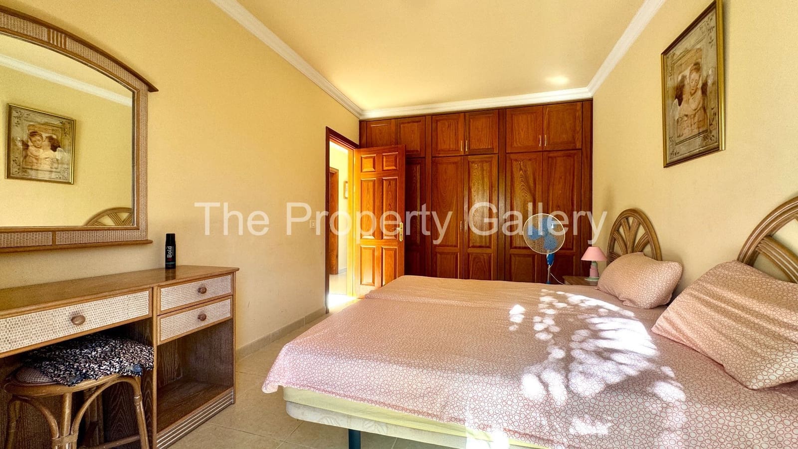 3 soveværelse Villa til salg i Playa del Duque med swimmingpool garage - € 2.199.000 (Ref: 8061999)