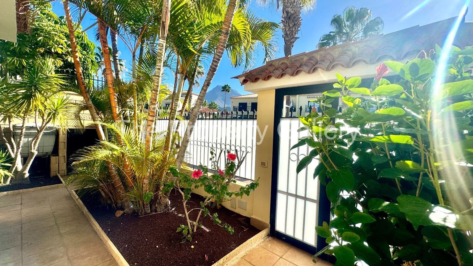 3 soveværelse Villa til salg i Playa del Duque med swimmingpool garage - € 2.199.000 (Ref: 8061999)