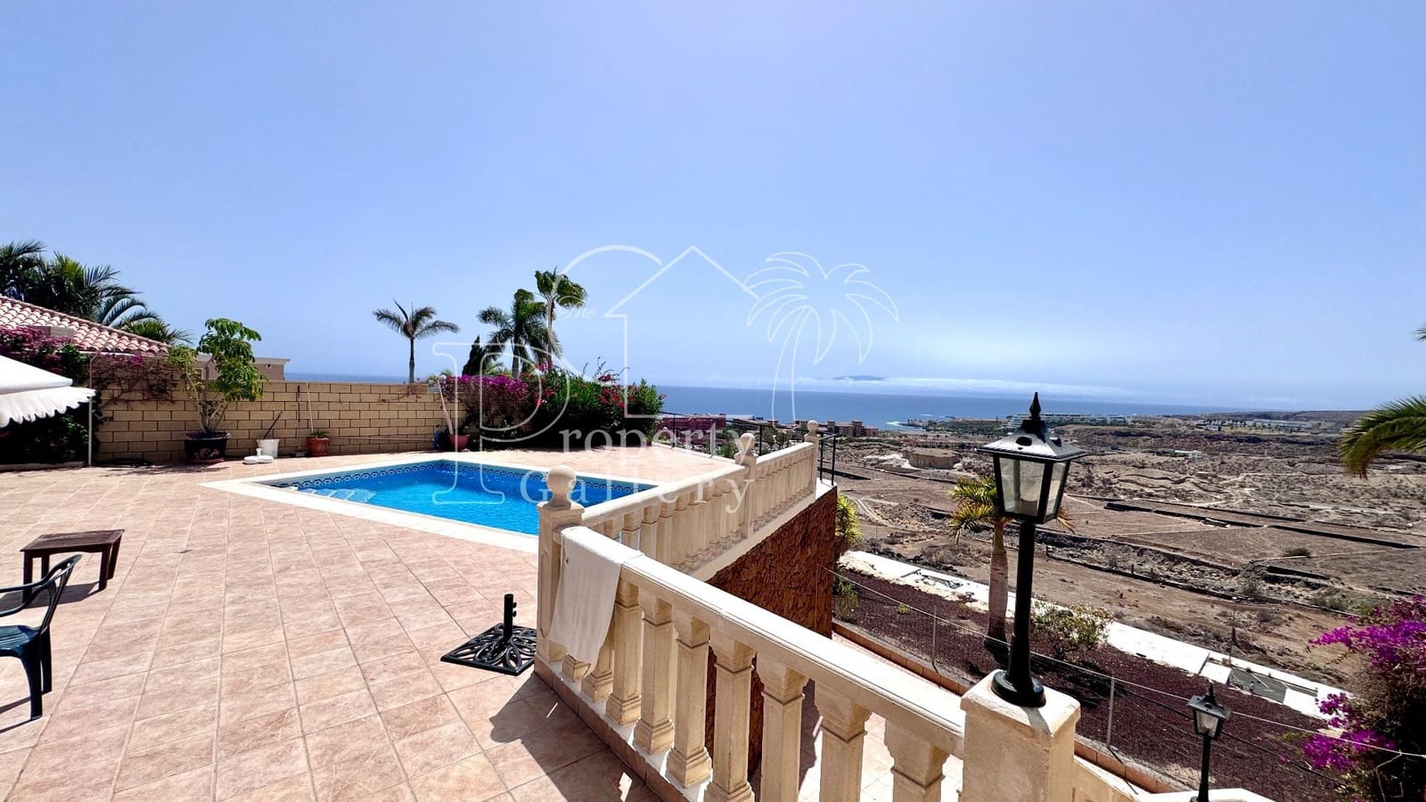 3 soveværelse Villa til salg i Playa del Duque med swimmingpool garage - € 2.199.000 (Ref: 8061999)