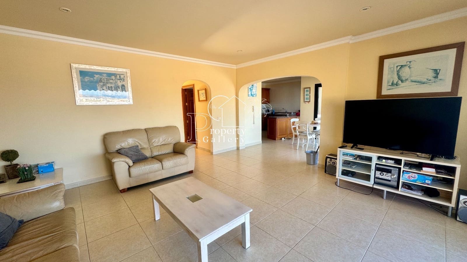 3 bedroom Villa for sale in Playa del Duque with pool garage - € 1,999,900 (Ref: 8061999)