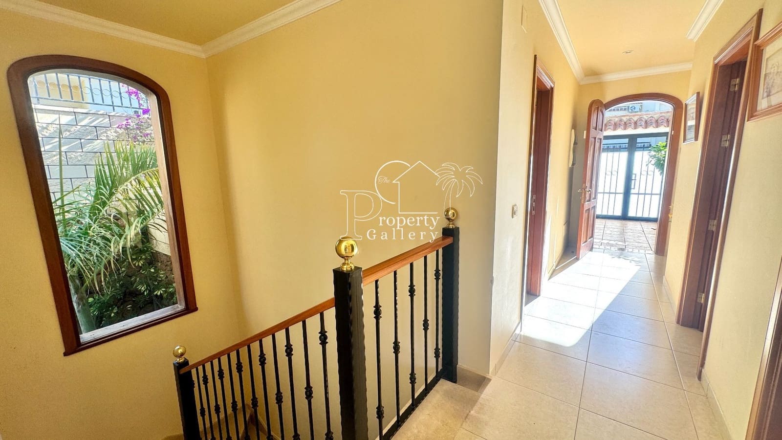 3 bedroom Villa for sale in Playa del Duque with pool garage - € 1,999,900 (Ref: 8061999)