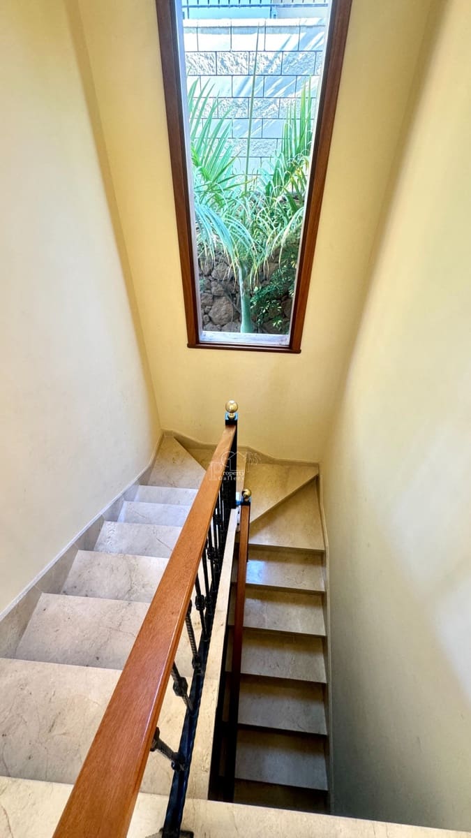 3 chambre Villa/Maison à vendre à Playa del Duque avec piscine garage - 1 850 000 € (Ref: 8061999)