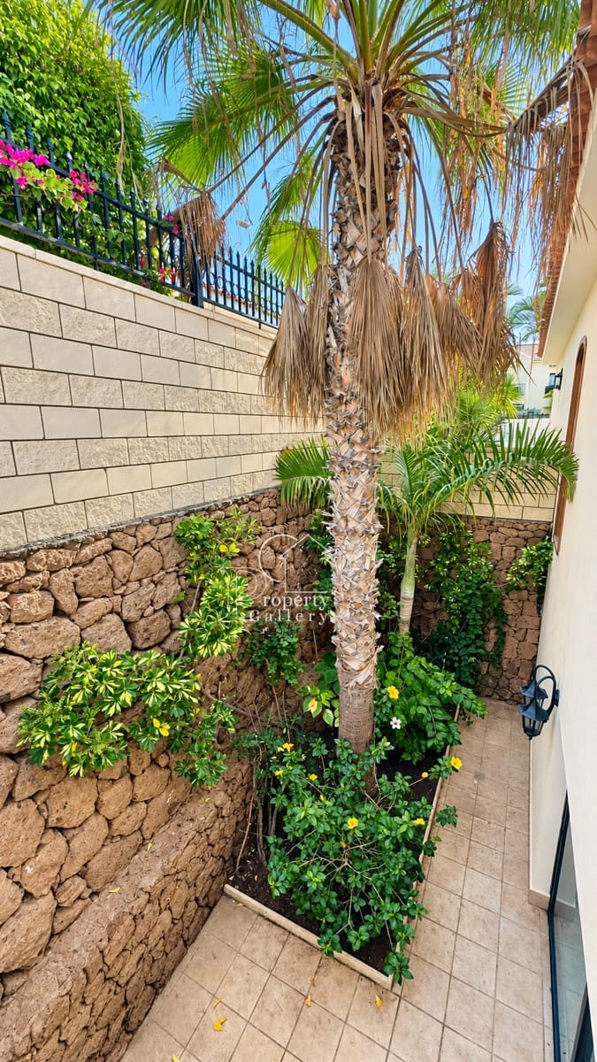 3 chambre Villa/Maison à vendre à Playa del Duque avec piscine garage - 1 850 000 € (Ref: 8061999)