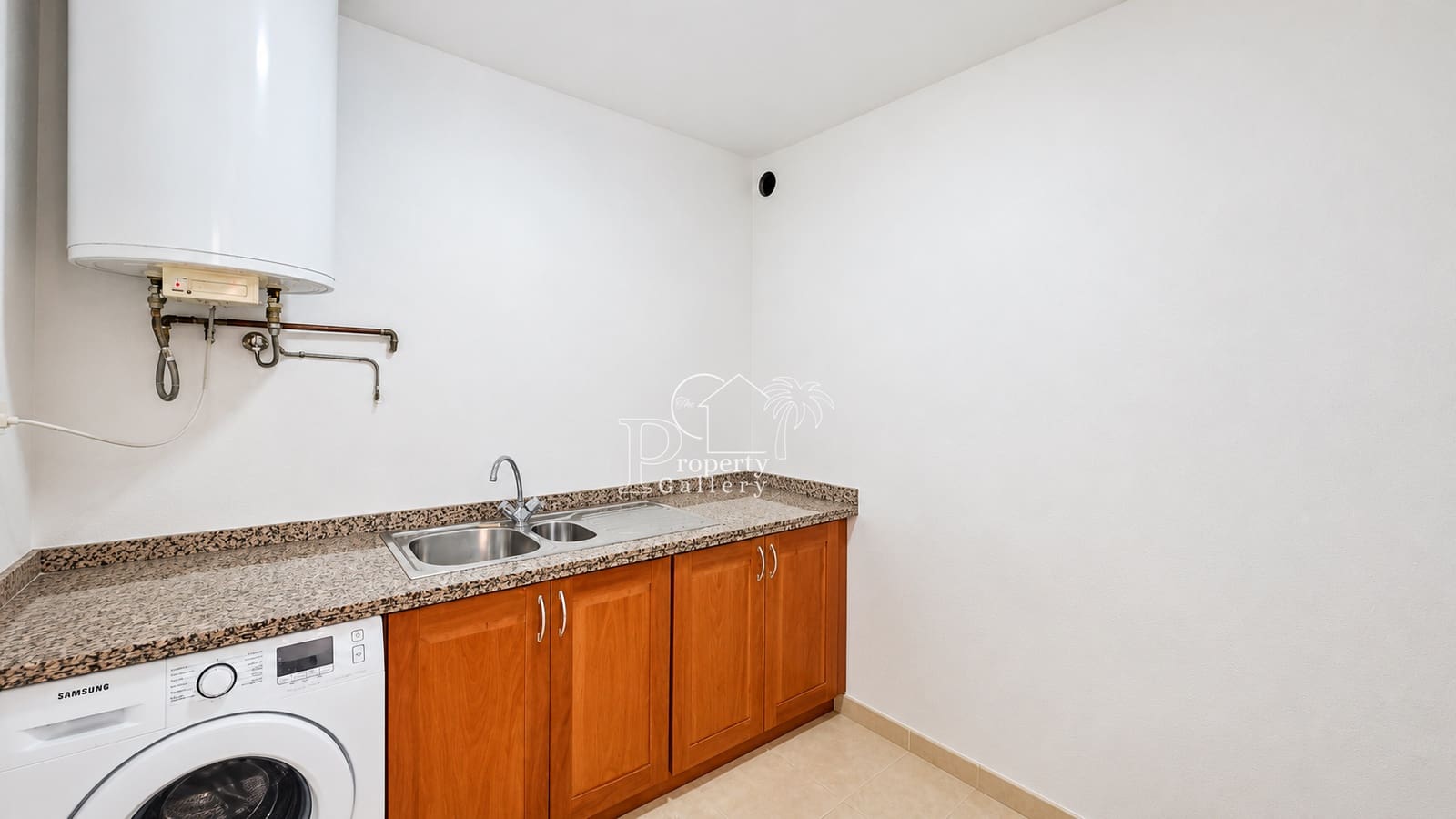 3 chambre Villa/Maison à vendre à Playa del Duque avec piscine garage - 1 850 000 € (Ref: 8061999)