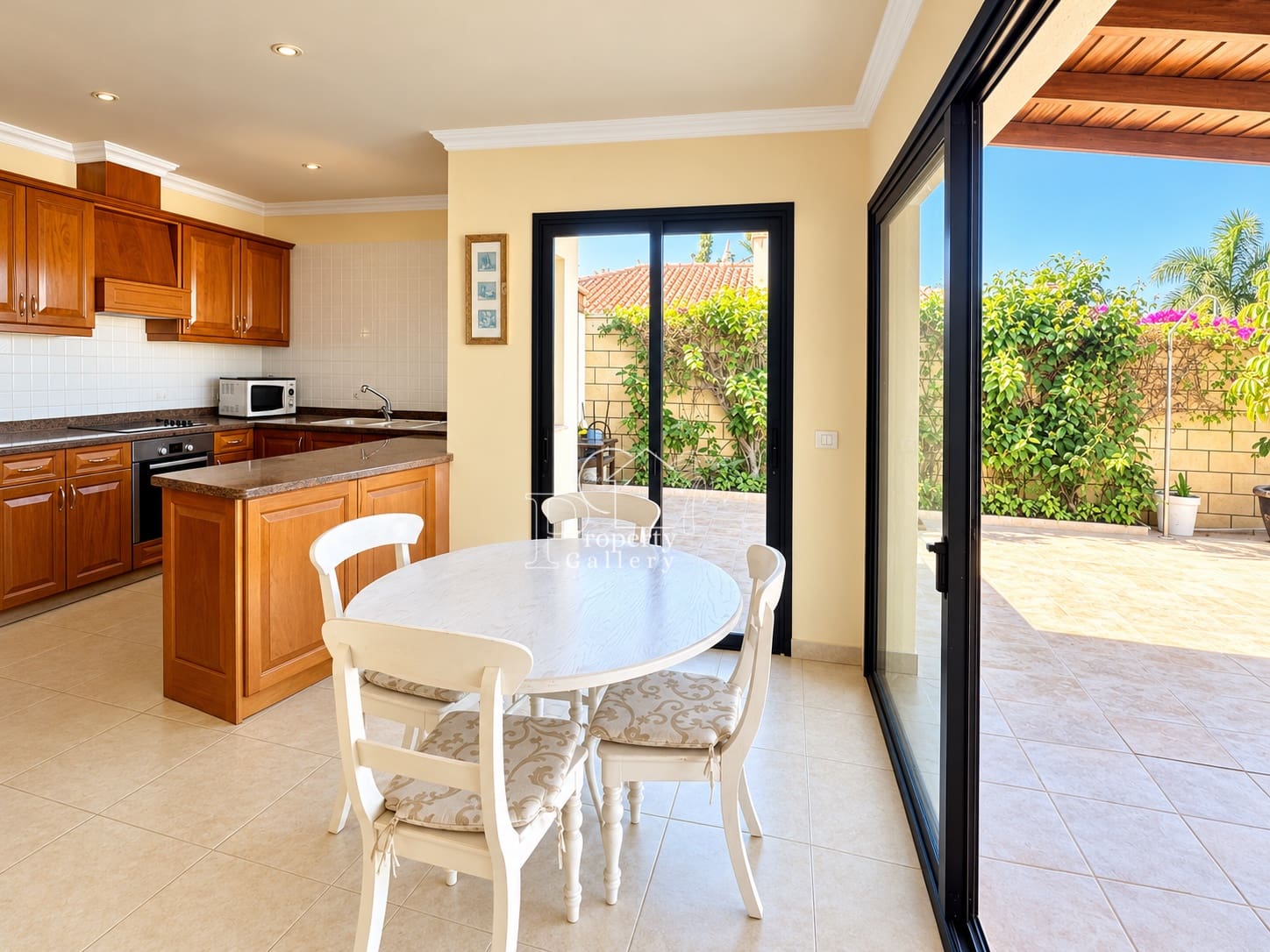 3 chambre Villa/Maison à vendre à Playa del Duque avec piscine garage - 1 850 000 € (Ref: 8061999)