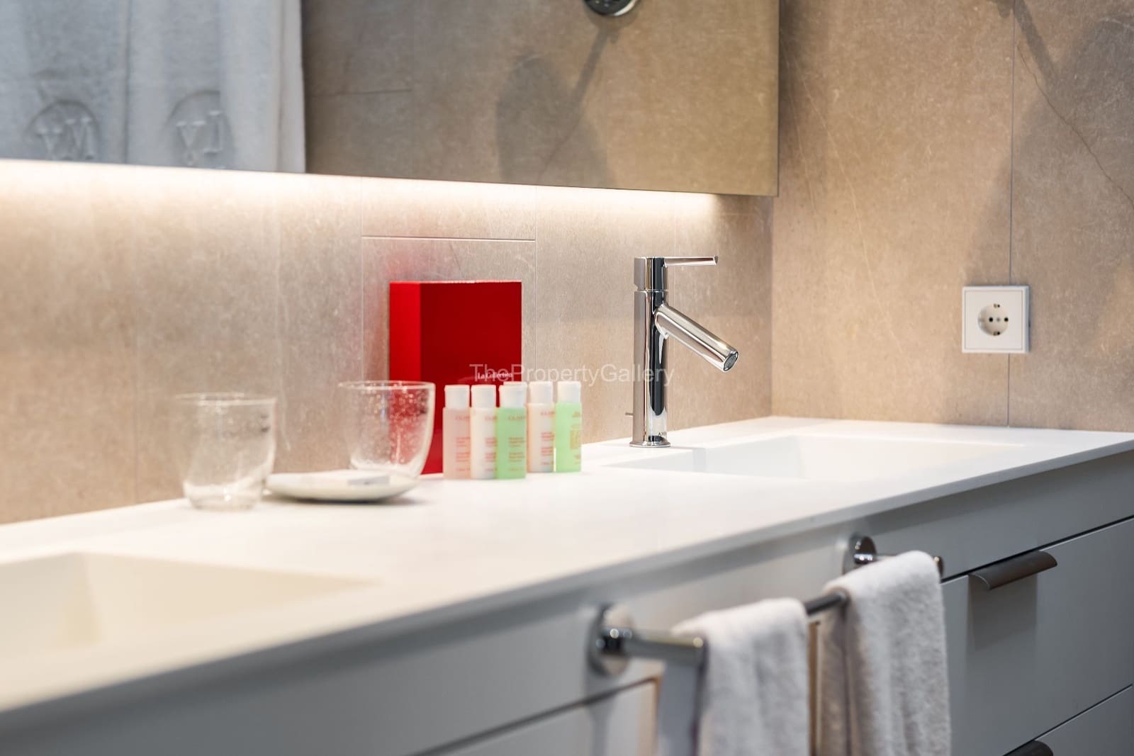 2 sovrum Lägenhet till salu i Guia de Isora med pool garage - 1 030 000 € (Ref: 8300083)