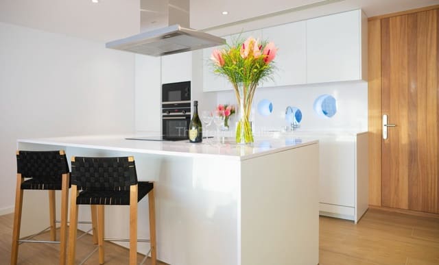 3 Zimmer Villa zu verkaufen in Guía de Isora mit Pool Garage - 2.100.000 € (Ref: 8432379)