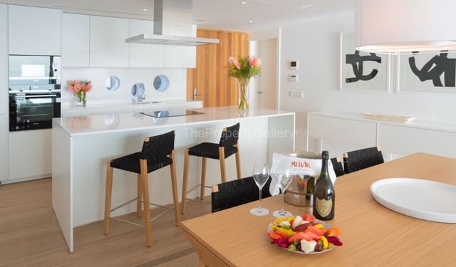 3 Zimmer Villa zu verkaufen in Guía de Isora mit Pool Garage - 2.100.000 € (Ref: 8432379)