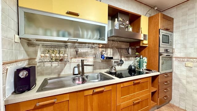 3 bedroom Semi-detached Villa for sale in Casco Urbano, Adeje with garage - € 550,000 (Ref: 8614896)