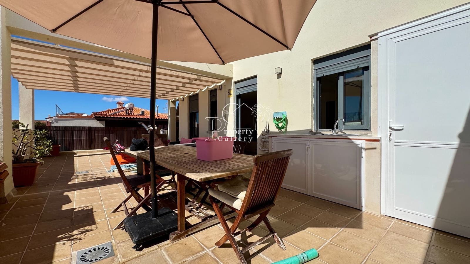 3 soveværelse Lejlighed til salg i Las Chafiras (San Miguel) med garage - € 455.000 (Ref: 8622558)