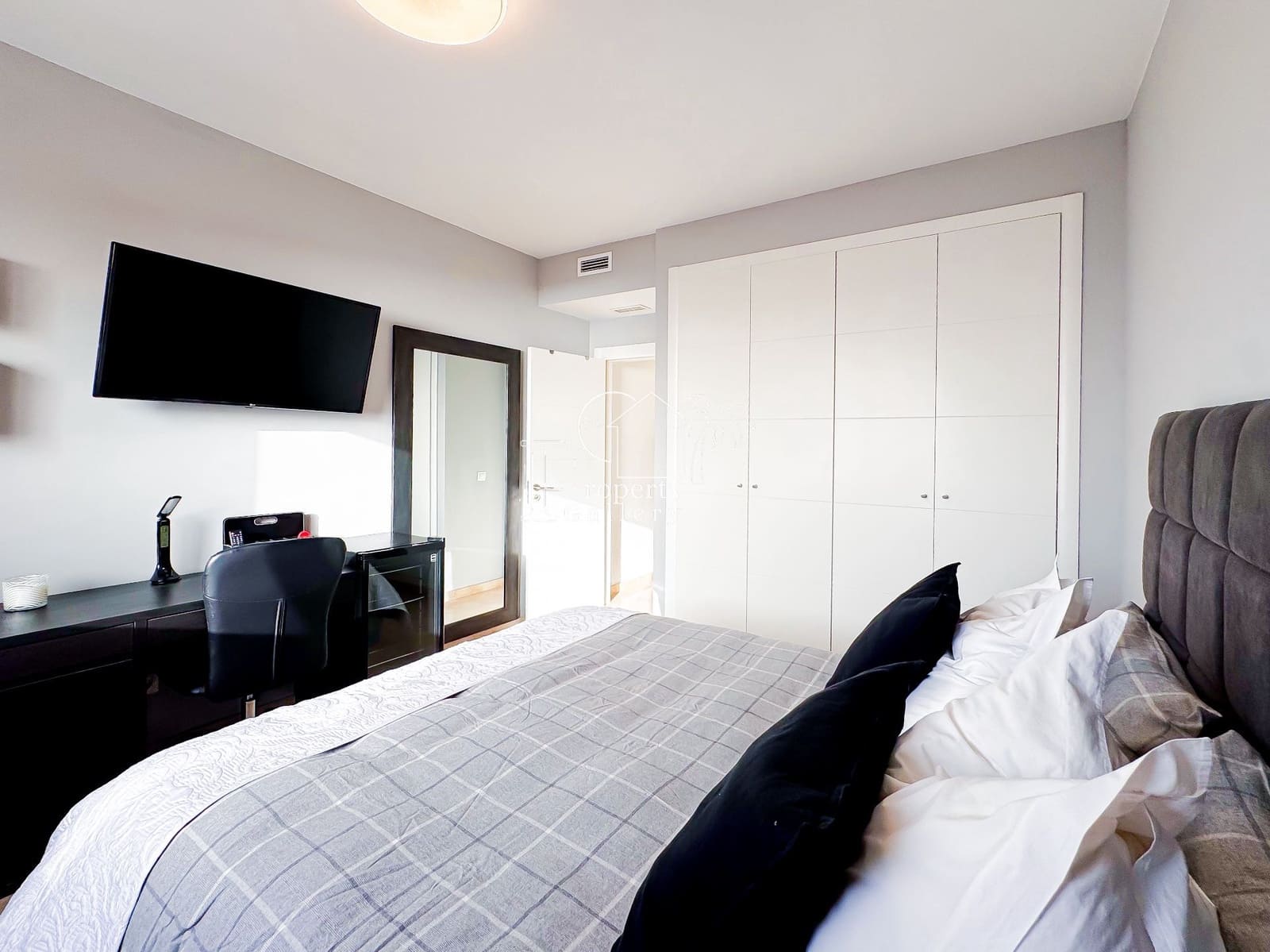 3 soveværelse Villa til salg i Puerto Santiago med swimmingpool garage - € 1.150.000 (Ref: 8697919)