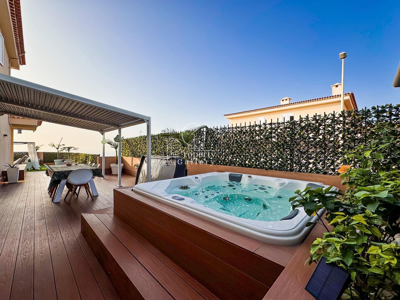 3 soveværelse Villa til salg i Puerto Santiago med swimmingpool garage - € 1.150.000 (Ref: 8697919)