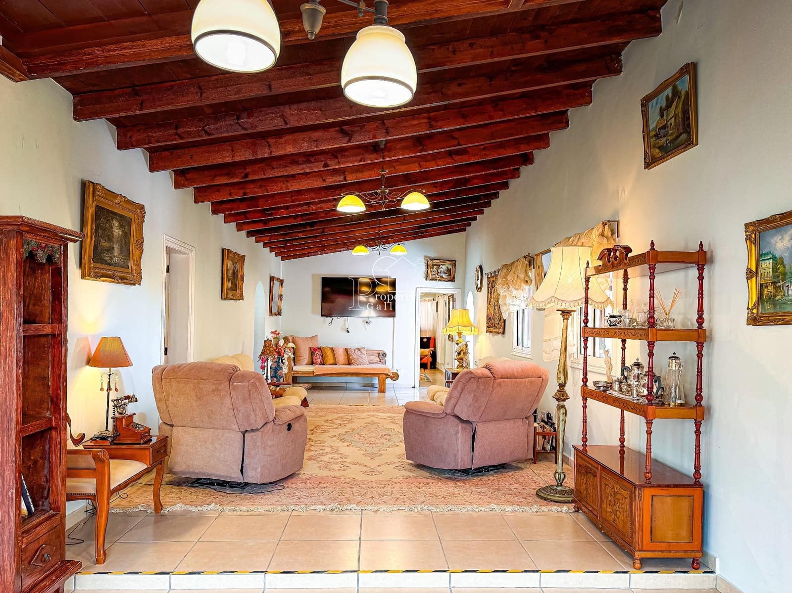 5 soveværelse Finca/Landehus til salg i Arico med swimmingpool garage - € 1.850.000 (Ref: 8703659)