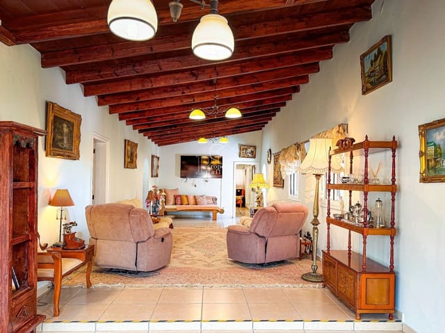 5 soveværelse Finca/Landehus til salg i Arico med swimmingpool garage - € 1.850.000 (Ref: 8703659)