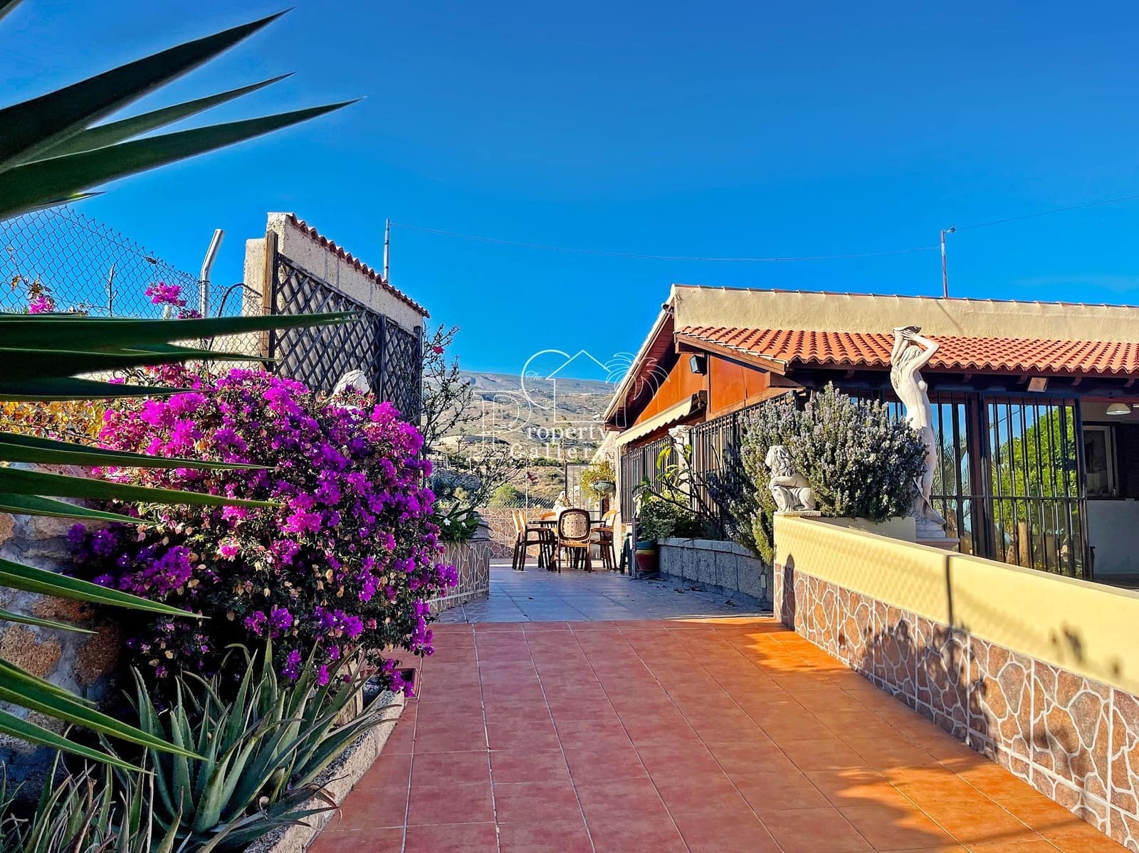 5 soveværelse Finca/Landehus til salg i Arico med swimmingpool garage - € 1.850.000 (Ref: 8703659)