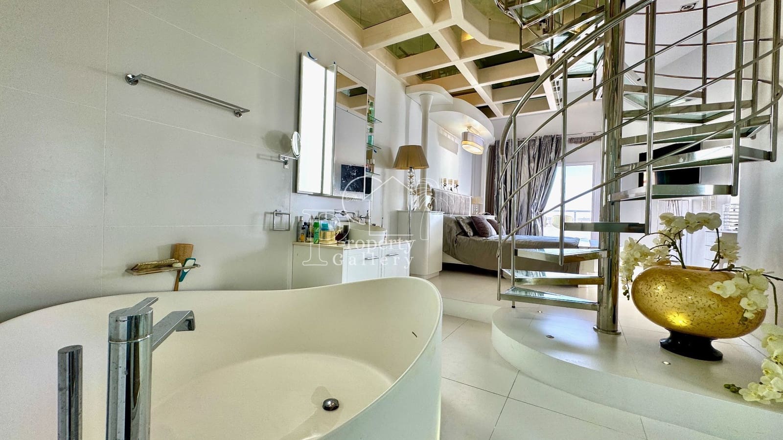 1 bedroom Penthouse for sale in Costa Adeje with pool - € 1,595,000 (Ref: 8840585)