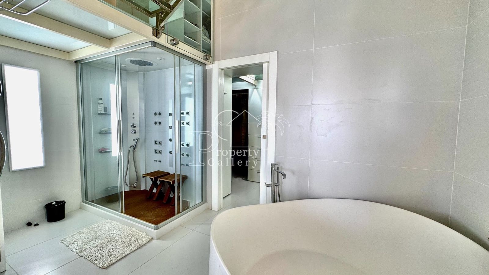 1 bedroom Penthouse for sale in Costa Adeje with pool - € 1,595,000 (Ref: 8840585)