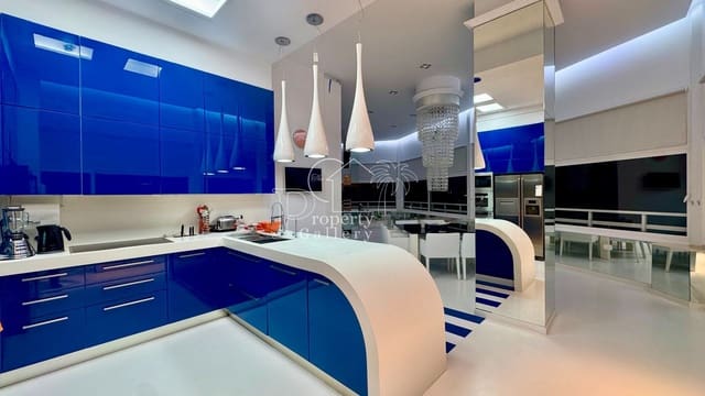 1 sypialnia Penthouse na sprzedaż w San Eugenio Bajo, Adeje z basenem - 1 595 000 € (Ref: 8840585)