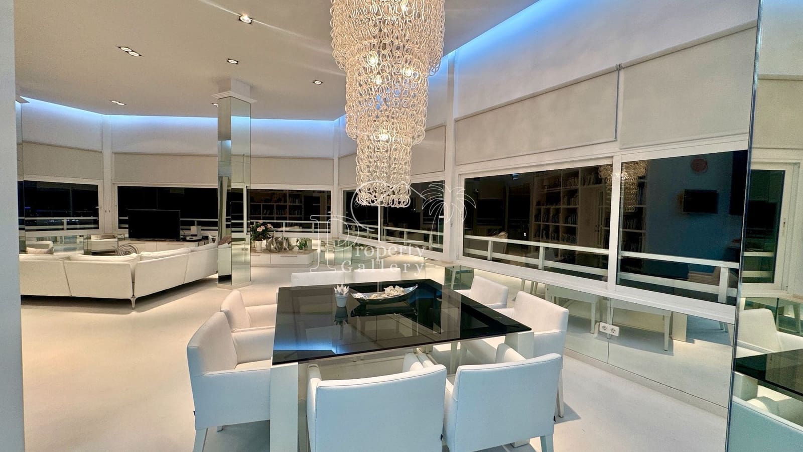 1 bedroom Penthouse for sale in Costa Adeje with pool - € 1,595,000 (Ref: 8840585)