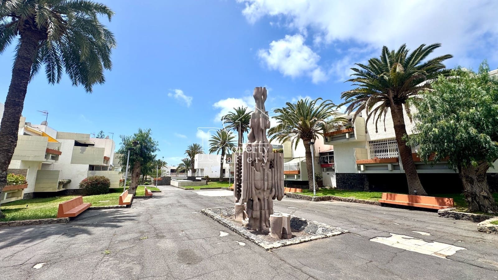 1 bedroom Apartment for sale in Costa del Silencio with pool garage - € 182,700 (Ref: 8961124)