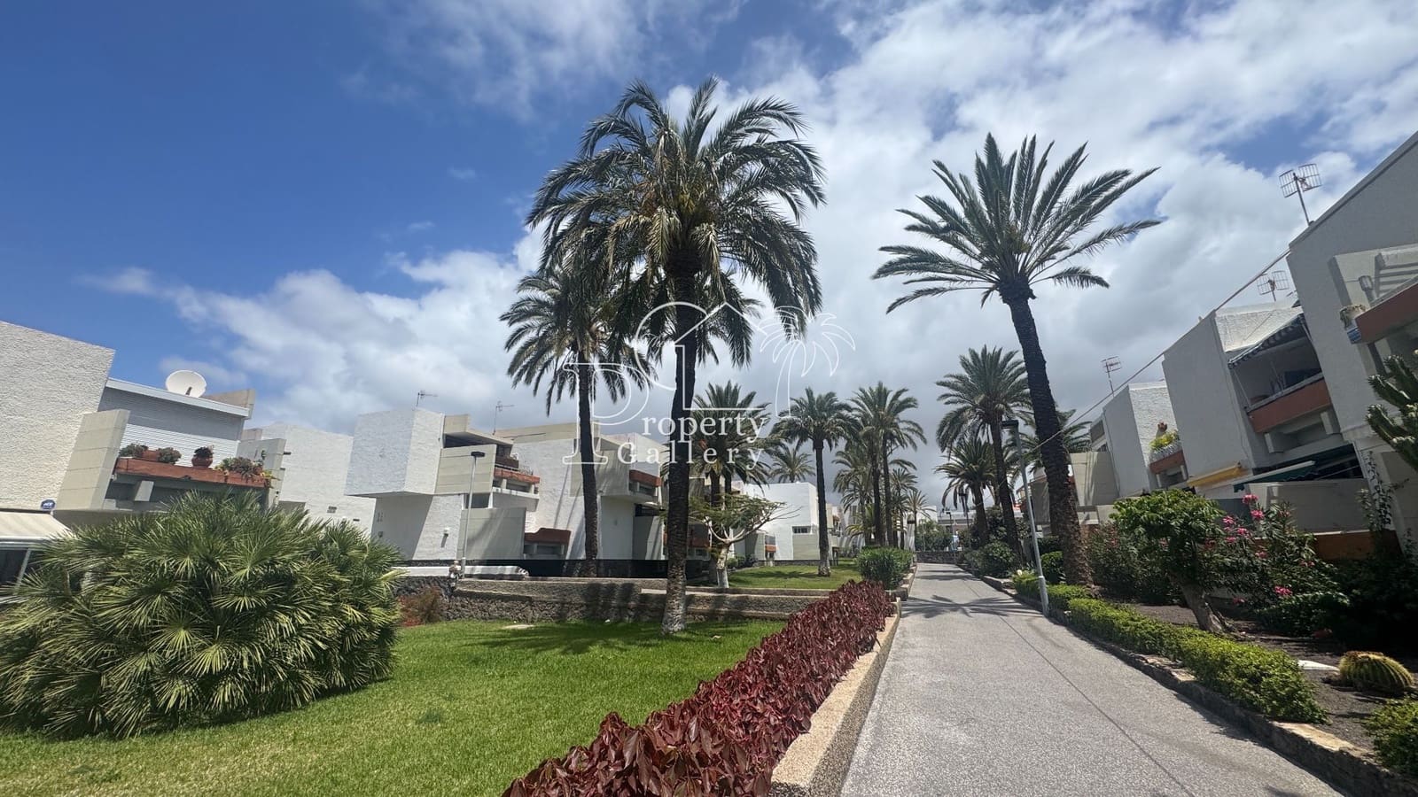 1 bedroom Apartment for sale in Costa del Silencio with pool garage - € 182,700 (Ref: 8961124)