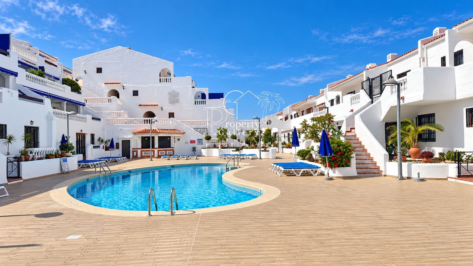 Studio for sale in Los Cristianos with pool - € 194,000 (Ref: 9019760)