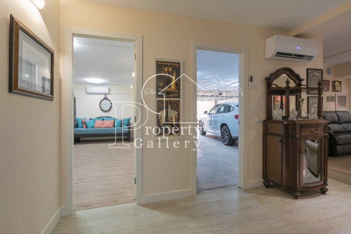 4 soveværelse Villa til salg i Puerto Santiago med swimmingpool garage - € 1.150.000 (Ref: 9113785)