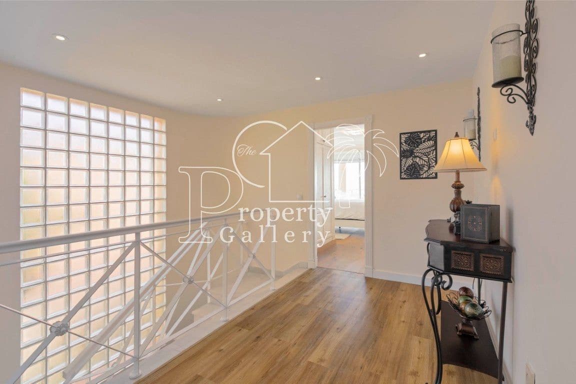 4 soveværelse Villa til salg i Puerto Santiago med swimmingpool garage - € 1.150.000 (Ref: 9113785)