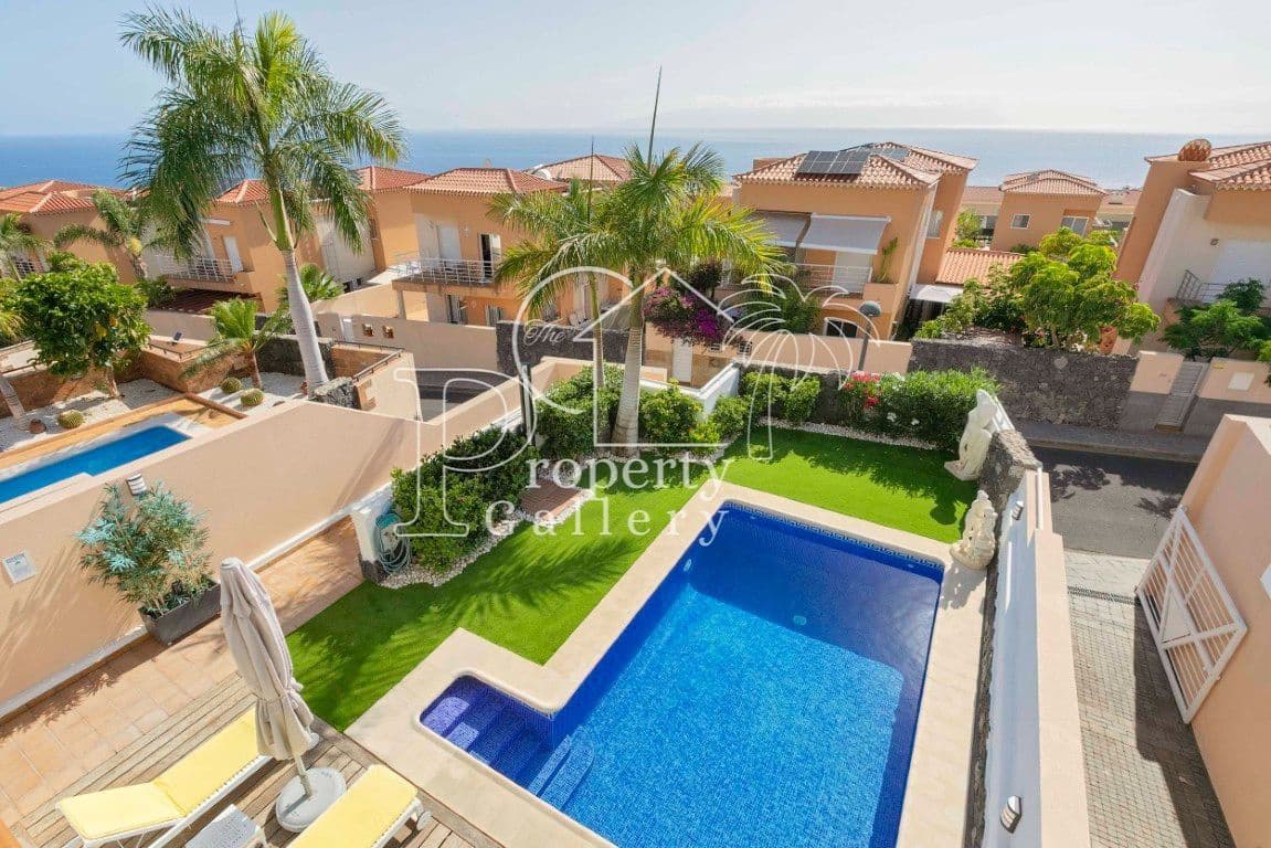 4 soveværelse Villa til salg i Puerto Santiago med swimmingpool garage - € 1.150.000 (Ref: 9113785)