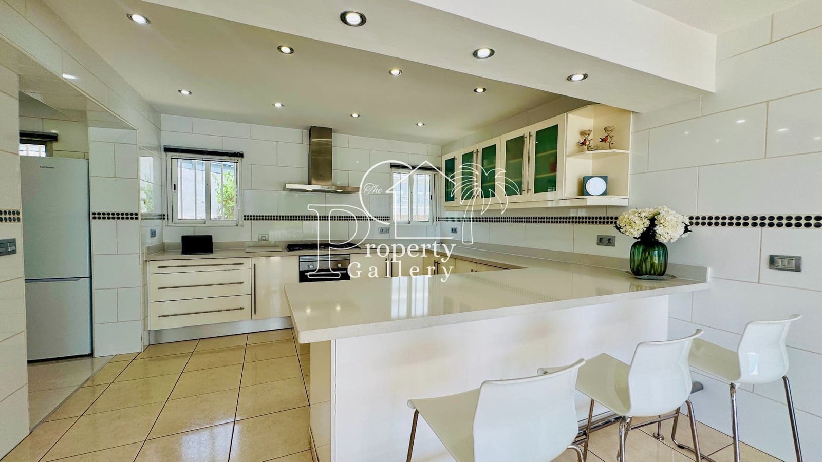 6 soveværelse Villa til salg i Costa Adeje med swimmingpool garage - € 3.800.000 (Ref: 9129450)