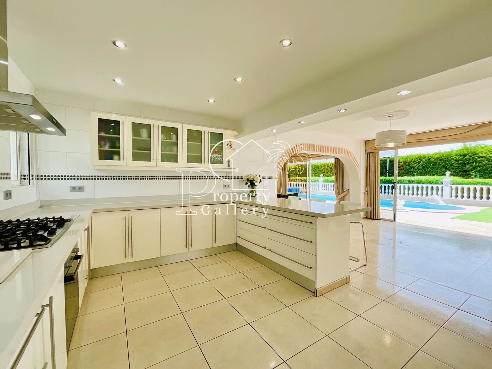 6 soveværelse Villa til salg i Costa Adeje med swimmingpool garage - € 3.800.000 (Ref: 9129450)