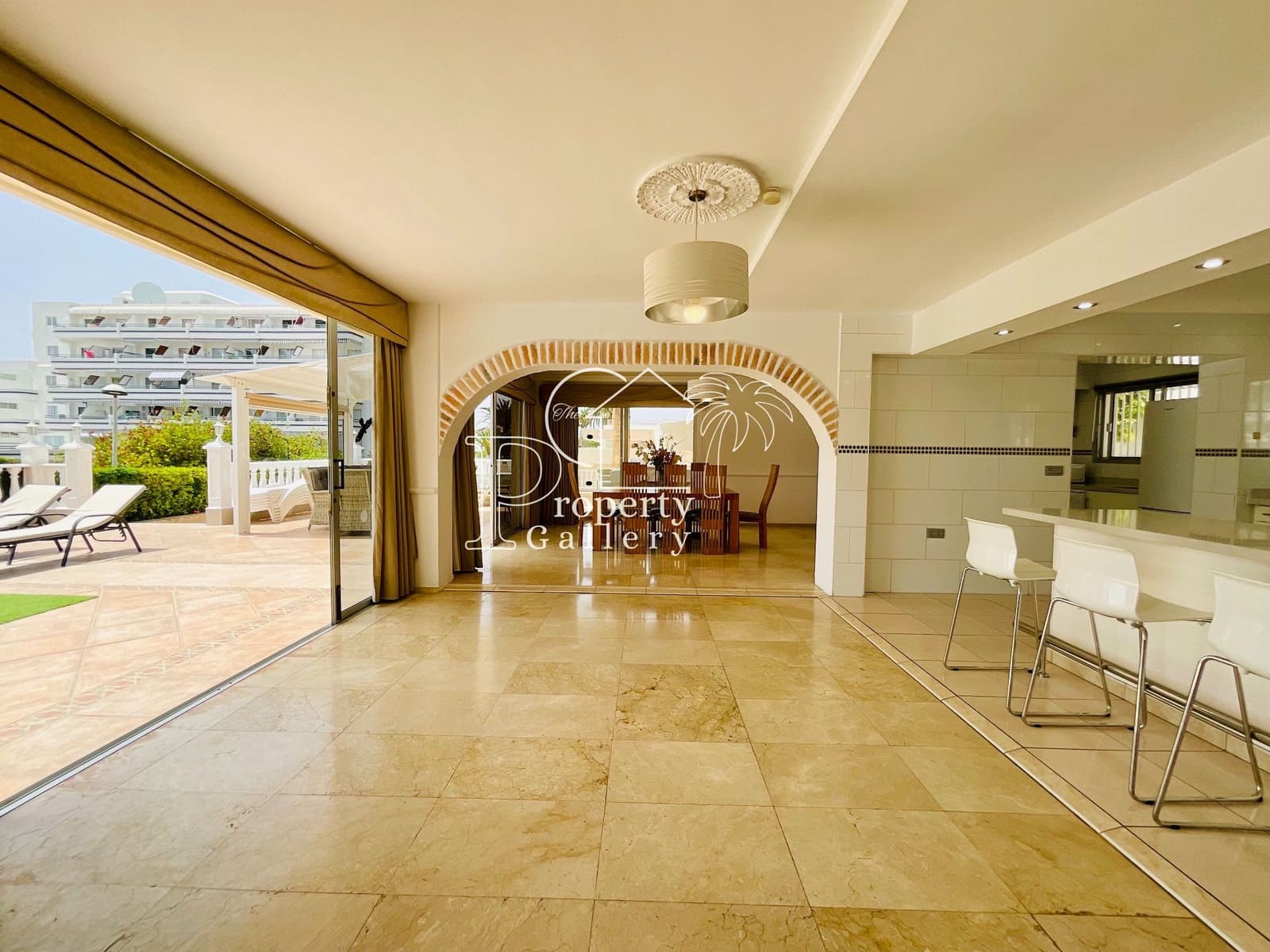 6 soveværelse Villa til salg i Costa Adeje med swimmingpool garage - € 3.800.000 (Ref: 9129450)