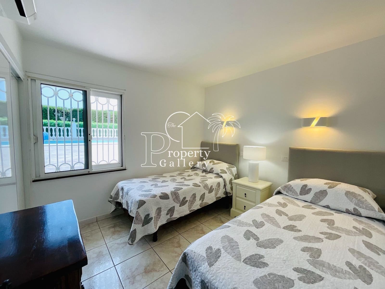 6 soveværelse Villa til salg i Costa Adeje med swimmingpool garage - € 3.800.000 (Ref: 9129450)