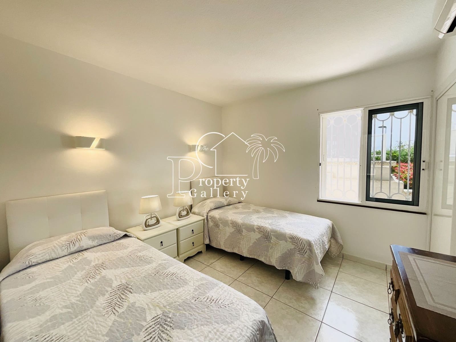 6 soveværelse Villa til salg i Costa Adeje med swimmingpool garage - € 3.800.000 (Ref: 9129450)