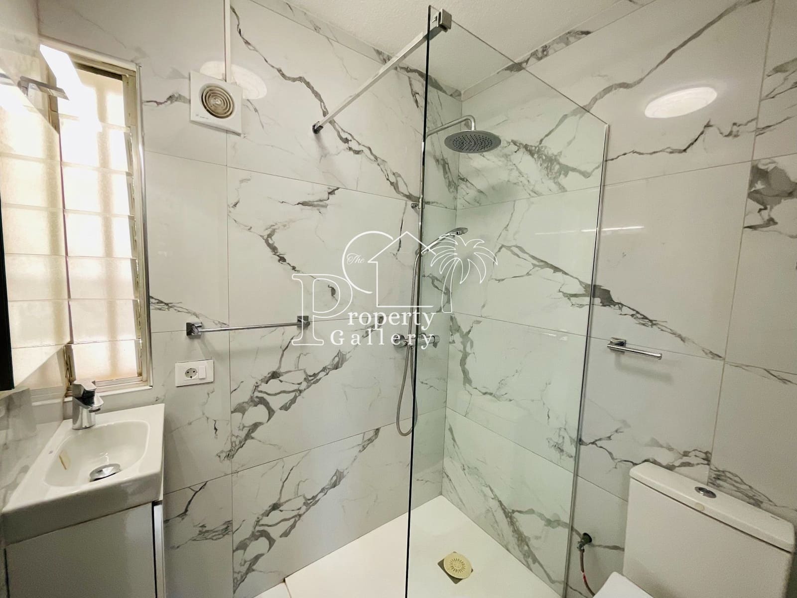 6 soveværelse Villa til salg i Costa Adeje med swimmingpool garage - € 3.800.000 (Ref: 9129450)