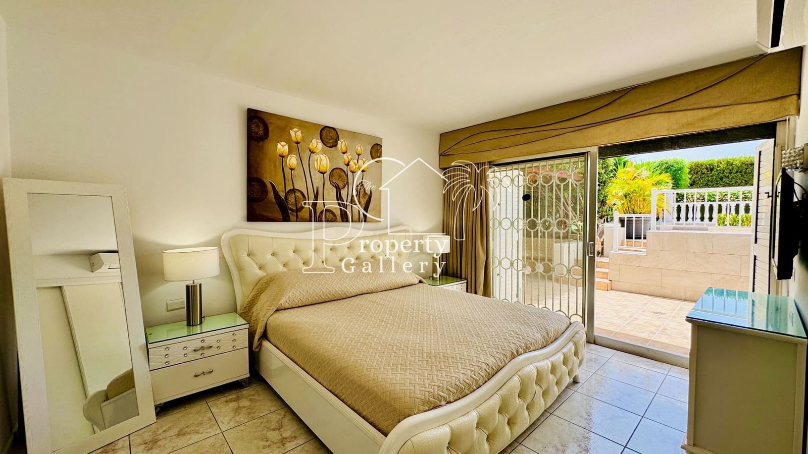 6 soveværelse Villa til salg i Costa Adeje med swimmingpool garage - € 3.800.000 (Ref: 9129450)