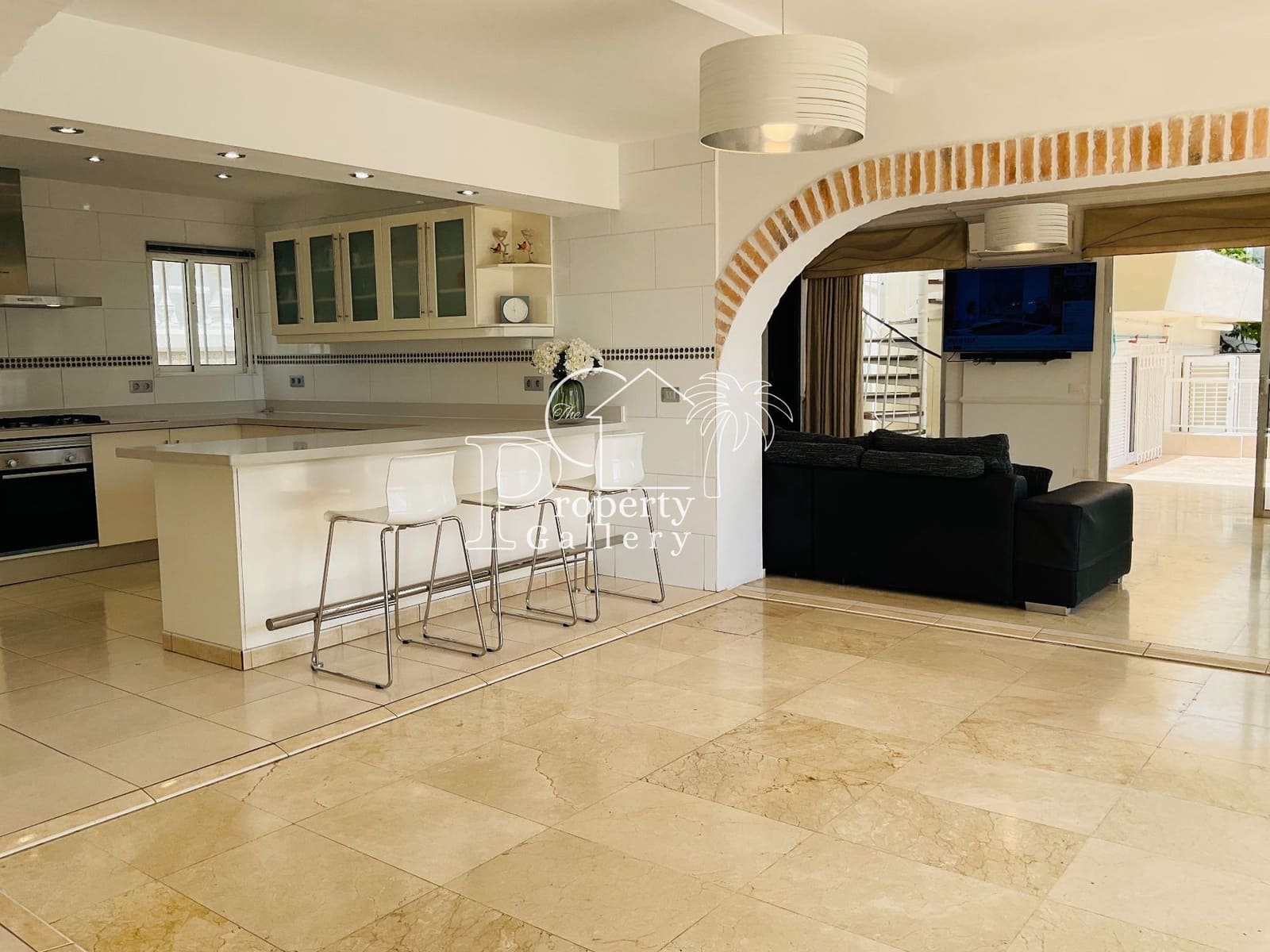 6 soveværelse Villa til salg i Costa Adeje med swimmingpool garage - € 3.800.000 (Ref: 9129450)