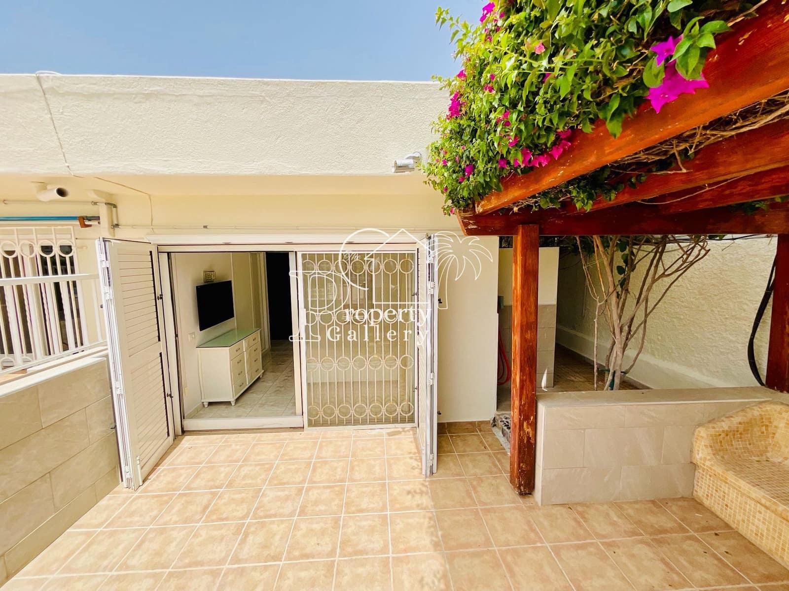 6 soveværelse Villa til salg i Costa Adeje med swimmingpool garage - € 3.800.000 (Ref: 9129450)