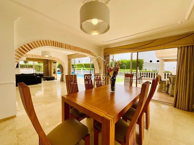 6 slaapkamer Villa te koop in Playa de las Américas, Adeje met zwembad garage - € 3.800.000 (Ref: 9129450)