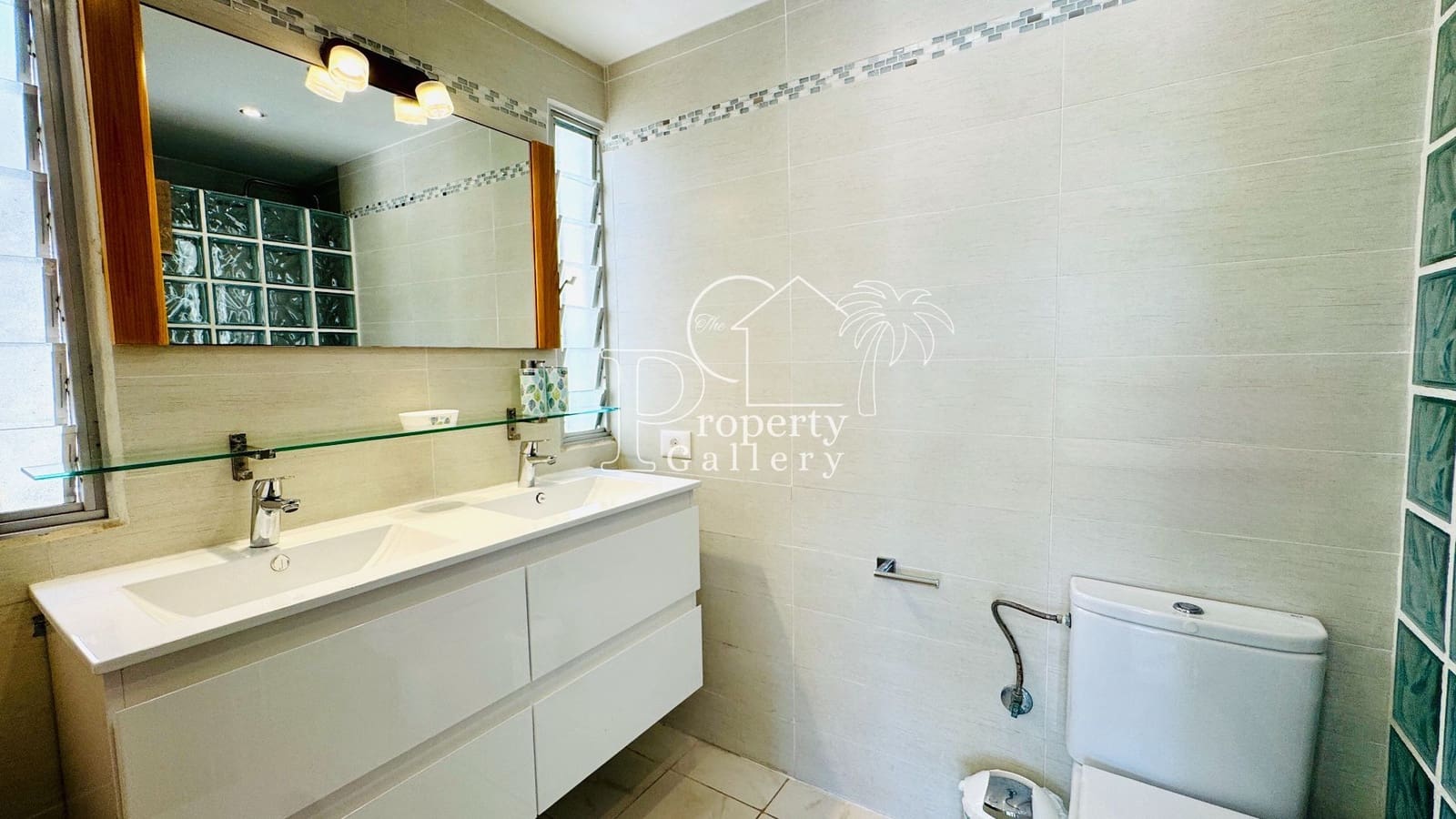 6 soveværelse Villa til salg i Costa Adeje med swimmingpool garage - € 3.800.000 (Ref: 9129450)