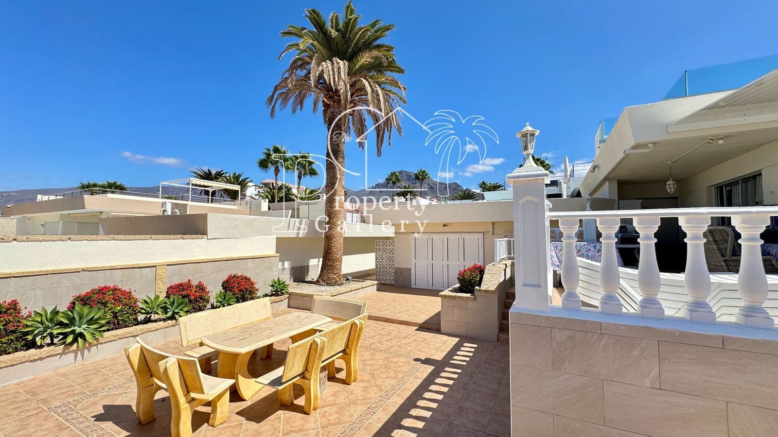 6 soveværelse Villa til salg i Costa Adeje med swimmingpool garage - € 3.800.000 (Ref: 9129450)