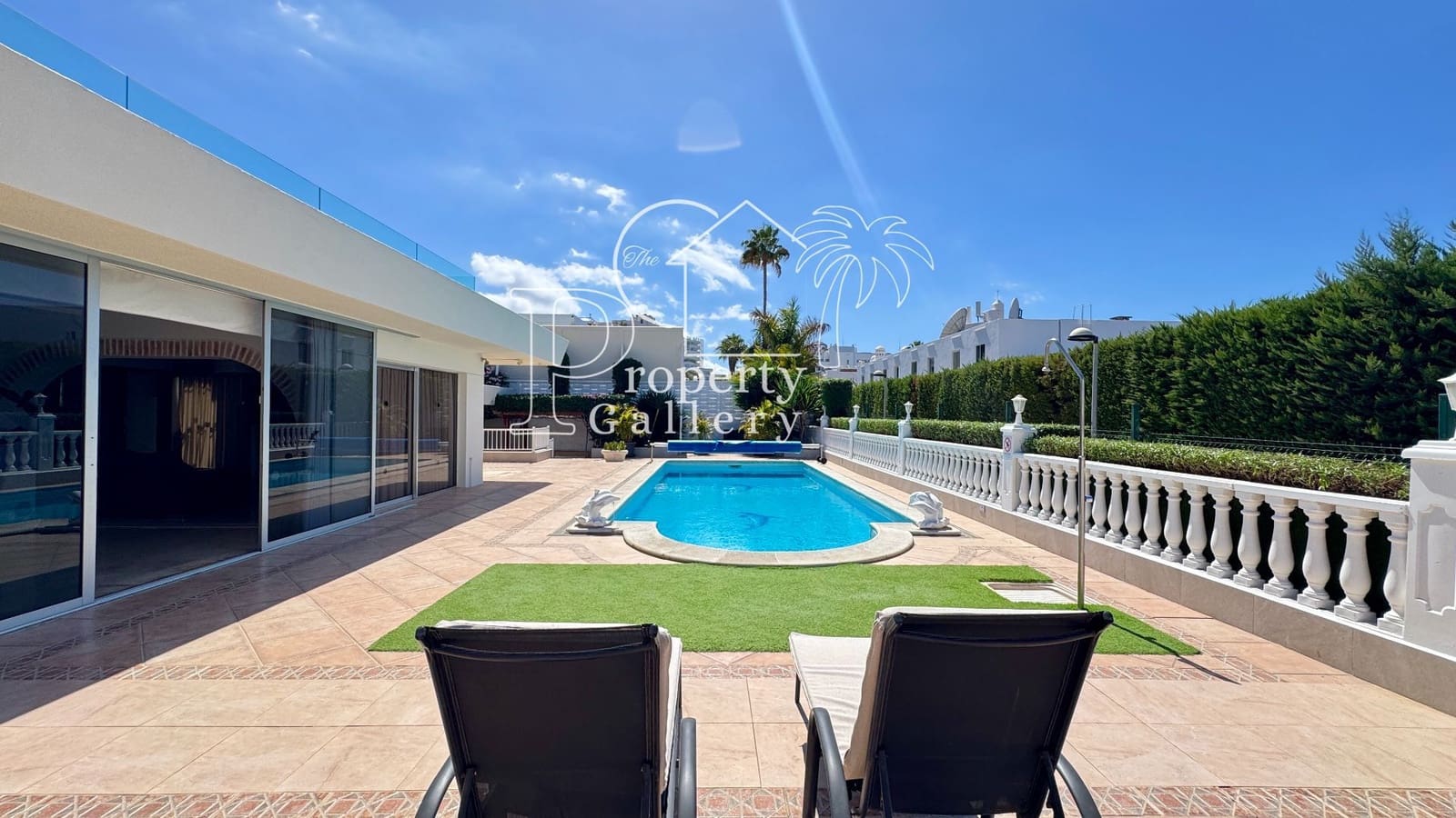 6 soveværelse Villa til salg i Costa Adeje med swimmingpool garage - € 3.800.000 (Ref: 9129450)