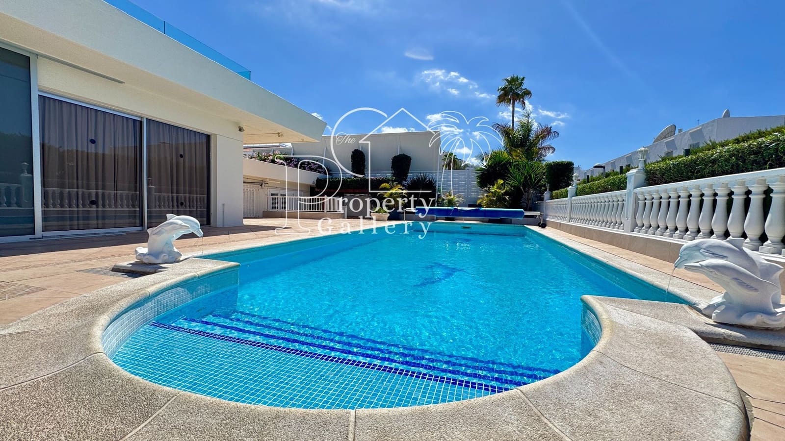 6 soveværelse Villa til salg i Costa Adeje med swimmingpool garage - € 3.800.000 (Ref: 9129450)