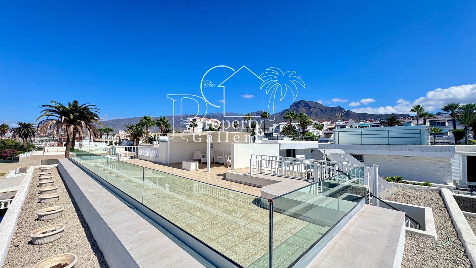6 soveværelse Villa til salg i Costa Adeje med swimmingpool garage - € 3.800.000 (Ref: 9129450)